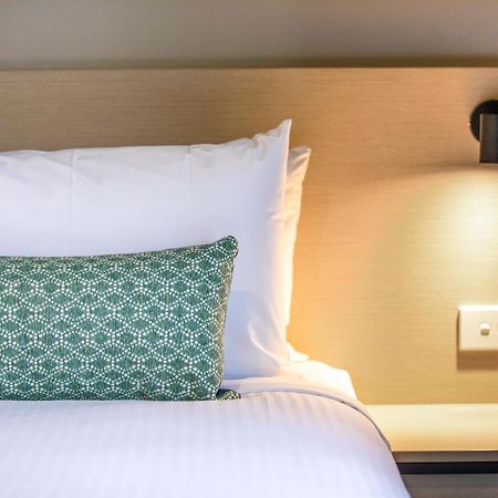 Nightcap At Queens Beach Hotel Bowen Bagian luar foto